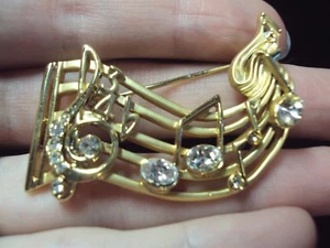 swirl treble g clef music white rhinestone gold tone pin brooch measure 3 4 b - Bild 1 von 4