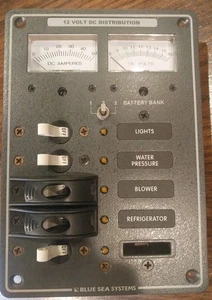 Blue Sea Systems #8081  5 Position Toggle Circuit Breaker Panel - Foto 1 di 7