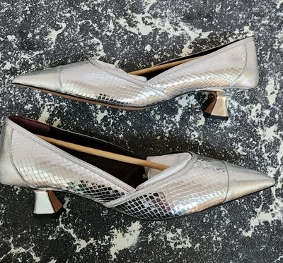 Franco Sarto Darcy Punta Punta Gatito Tacón Plateado Para Mujer Talla 9 NUEVO Foto 1 de 4