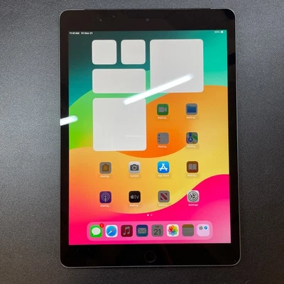 Apple iPad 9 - 64GB - WiFi + Cellular (Beschreibung lesen) - Bild 1 von 4