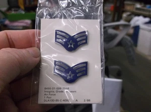 USAF - SENIOR AIRMAN E4 - SPILLA RANGO COLLETTO VESTITO - AERONAUTICA - SERGENTE - COPPIA - Foto 1 di 3
