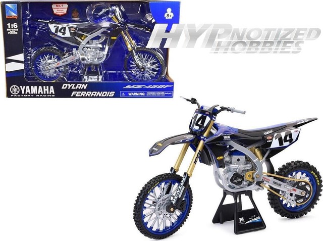 Moto de Ferro Trilha Miniatura Yamaha YZ 250 1:6 na Caixa New-Ray, Magalu  Empresas