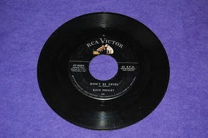 ELVIS PRESLEY - Don't Be Cruel / Hound Dog 45 RPM 7" Vinyl on RCA VICTOR RECORDS - Imagen 1 de 2