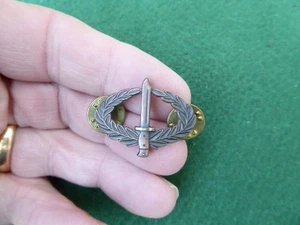 VIETNAM WAR PERIOD AUSTRALIAN INFANTRY COMBAT BADGE  ORIGINAL WITH PINS - Bild 1 von 3