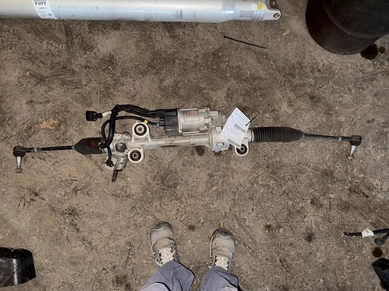 2015-2016 Chevy Truck-Colorado GMC Canyon Power Rack and Pinion 4x2 OEM. - Image 1 of 3