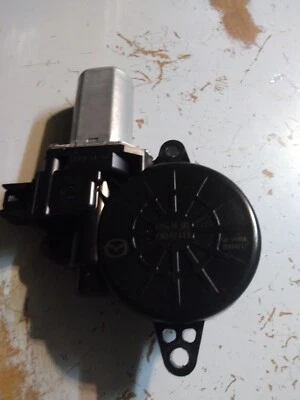 👍2010-2013 MAZDA 3 SEDAN REAR LEFT SIDE DOOR WINDOW GLASS REGULATOR MOTOR OEM - Image 1 of 3