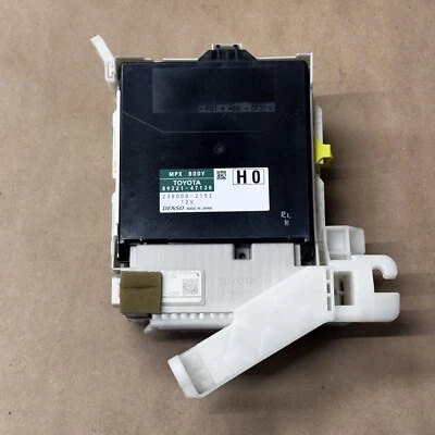 Toyota Prius 2010 2011 control de carrocería multiplex 89221-47130 MPX caja de fusibles OEM Foto 1 de 4