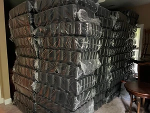 14200 Boston Round 32oz Black HDPE Bottles - Picture 1 of 2