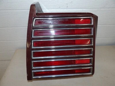 Luz trasera del lado del conductor LH y extensión de panel de cuarto Pontiac Grand Prix 1978 OEM Foto 1 de 4