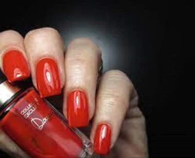 Loreal Nail Polish Collection Exclusive Doutzen - 719 Doutzen's Red - NEW - Image 1 of 2