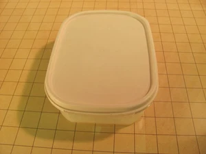 Vintage Tupperware mit rosa Deckel 850 ml - 3,5 Tassen 7x5x2 # 1791-3 Modular Mate - Bild 1 von 7