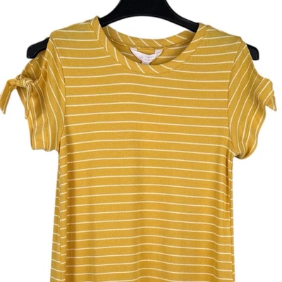 Nuevo con etiquetas Vestido LC Lauren Conrad Talla Pequeña Hombro Frío Amarillo Blanco Rayas Foto 1 de 4