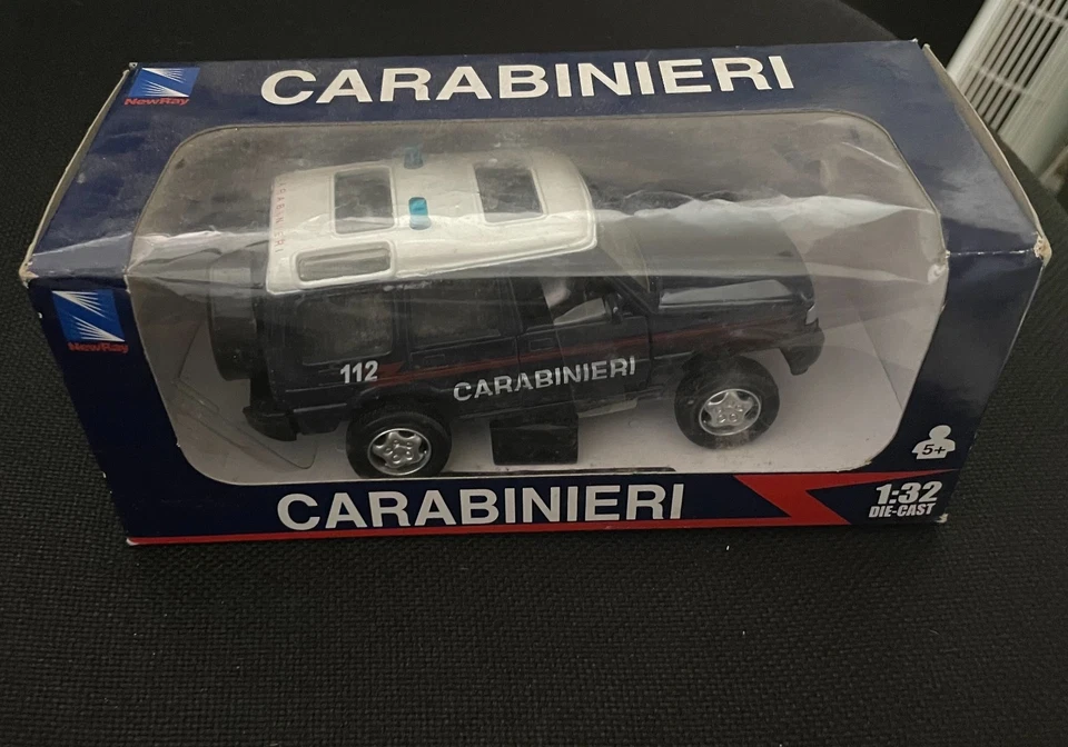 LAND ROVER DEFENDER CARABINIERI NEWRAY MODELLINO STATICO - Immagine 1 di 1