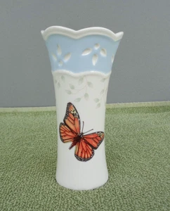 Lenox Butterfly Meadow 4 3/4" Tall Vase- Monarch Butterfly, Bee, Lady Bug - Picture 1 of 3