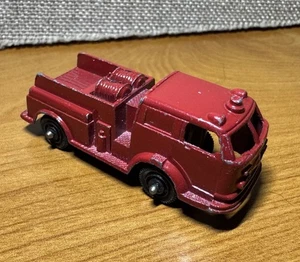 Vintage Tootsie Spielzeug Feuerwehrauto Metallpumpe Druckguss Stahl rot 2,25 Zoll - Bild 1 von 3