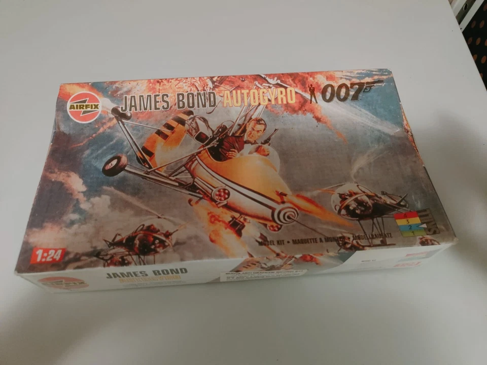 AIRFIX PLASTIC KIT 007 AUTOGYRO 1:24 JAMES BOND "SI VIVE SOLO DUE VOLTE"  - Immagine 1 di 4
