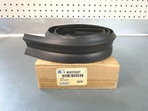 Moldsmobile Cutlass Buick Century GM OEM NOS 20376227 puerta resistente al clima 1982-1995 - Imagen 1 de 2