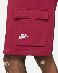 Neu mit Etikett Nike Sportswear Club Cargo Sweatshorts granatapfelrot Herren Medium " - Bild 1 von 5