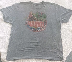 Camisa corta gráfica Iron Man Capitán América gris mediana Marvel Comics para hombre... - Imagen 1 de 6