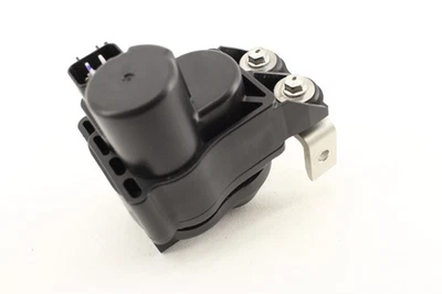 2018 YAMAHA YZF R1 СЕРВОДВИГАТЕЛЬ ВЫПУСКНОГО КЛАПАНА - Изображение 1 из 4