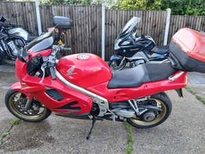 Honda VFR 750 - Picture 1 of 5