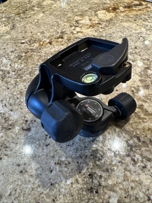 Manfrotto 460MG 3-Way, Pan-and-Tilt Head with 1/4"-20 Mount EUC - Image 1 of 4
