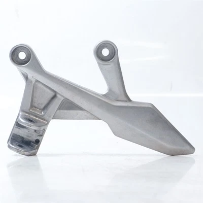 Colgador reposapiés delantero izquierdo Honda CB750A 2023 - 50700MJWJ00 Foto 1 de 4