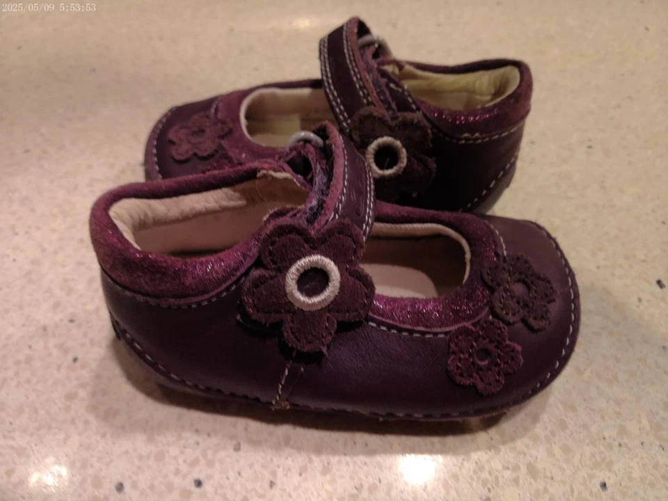 Bebé/Niña Pequeña Clarks Cuero Morado Mary Jane Zapatos Talla 2.5 Euro 17.5 Foto 1 de 4
