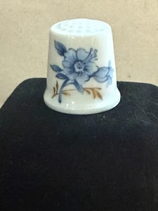 CANTERBURY BELL THIMBLE von HUTSCHENREUTHER PORZELLAN in DEUTSCHLAND - Bild 1 von 5
