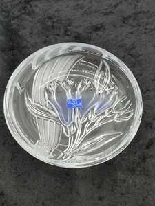 Plato de baratija de cristal Mikasa Studio Nova esmerilado diseño floral azafrán - Imagen 1 de 5