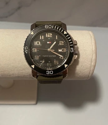 Tommy Hilfiger Reloj Hombre Correa Silicona Verde Oliva con Esfera Negra Foto 1 de 4