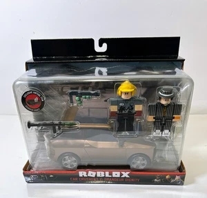 Roblox Car Crusher 2: Grandeur Dignity mit 2 Figuren - Bild 1 von 5