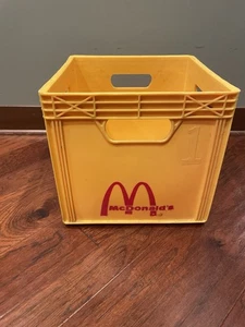 Cassa latte lattiera ristorante McDonalds vintage plastica gialla - Foto 1 di 5