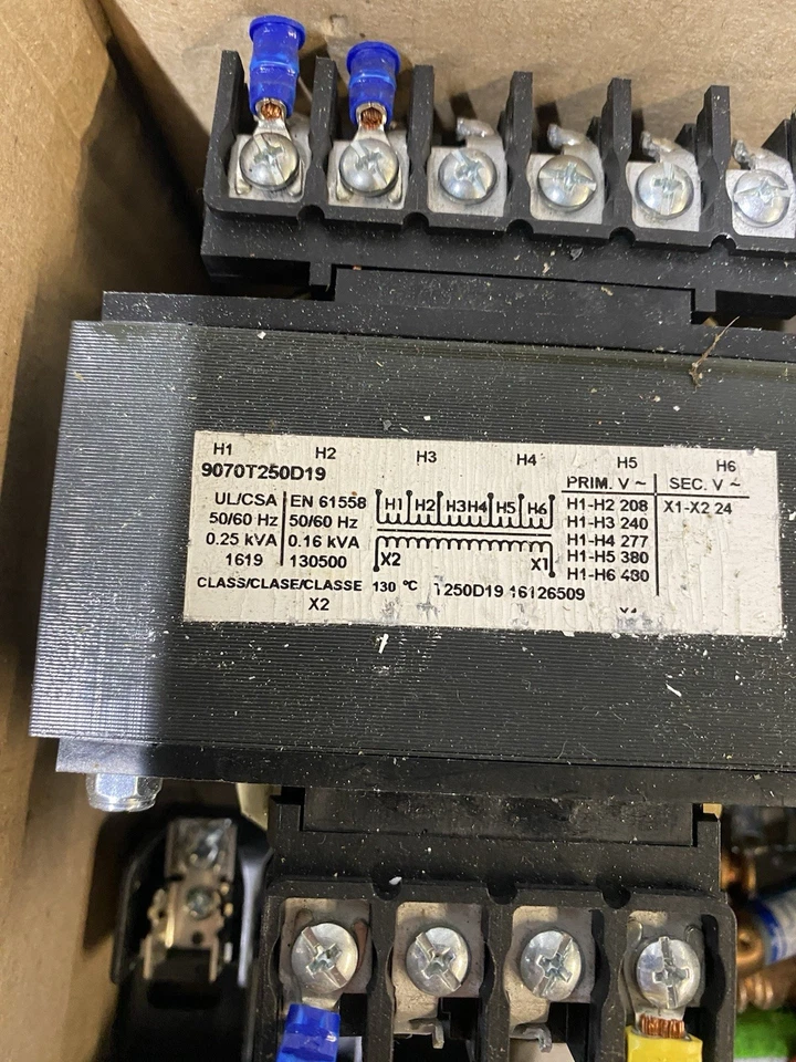 Transformer 9070T250D19 Square D 24V Foto 1 de 1