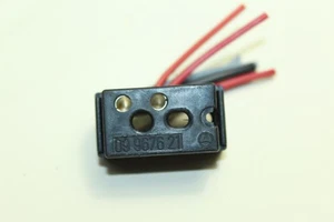 Stecker 3-pol. 09967621 Mercedes W108 W109 W107 W124 W115 W116 W123 W126 W201 - Bild 1 von 3