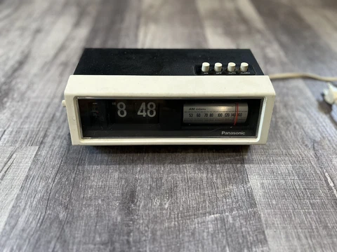 Rare Panasonic RC-1122 Lighted Flip Alarm Clock Radio - Japan MCM - TESTED/WORKS Cover