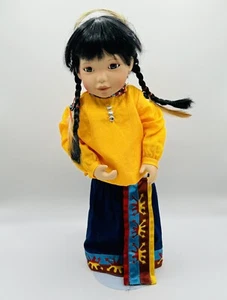 Bambola porcellana nativi americani vintage 'Fiore d'oro' collezione nativi indiani - Foto 1 di 2