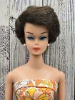 POUPÉE VINTAGE BARBIE BRUNE COUPE BUBBLE ANNÉES 1960 - TENUE PERSONNALISÉE FAITE MAIN