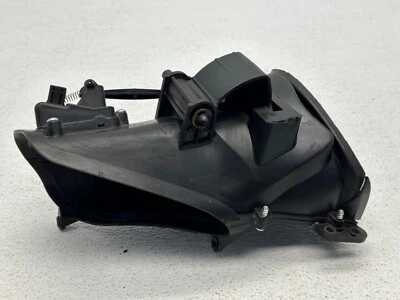 14-23 HARLEY TOURING ROAD GLIDE CONDUCTO DE ADMISIÓN DE AIRE DERECHO 29200067 29200068 Foto 1 de 4