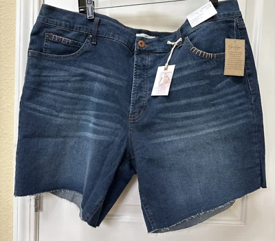 Jessica Simpson Jugando Favoritos Relajado Corto Continuo Talla 20W Vivido De Colección Foto 1 de 4