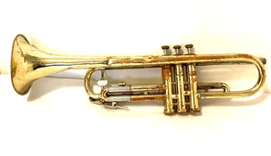 Frank Holton T602 Collegiate Elkhorn Wis. Trumpet Serial # 441686 - Picture 1 of 15