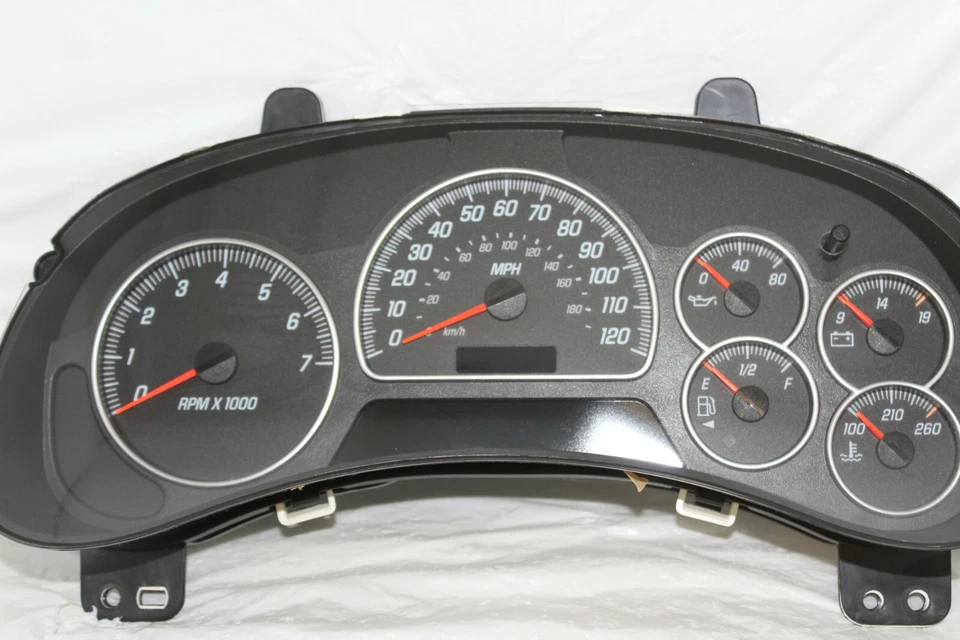 Cuadro de instrumentos velocímetro indicadores de panel GMC Envoy 2002-2004 208.347 millas Foto 1 de 4