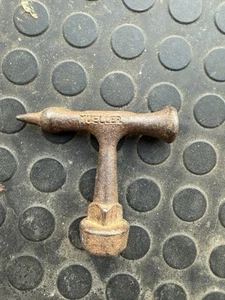 Vintage Mueller #2 Cast Iron Manual Curb Valve Lock Key USH10323 - Picture 1 of 5