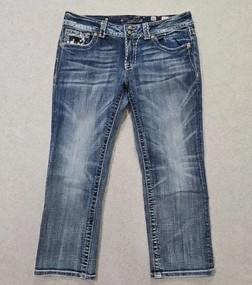 Pantalones de mezclilla Miss Me Capri tiro bajo adornados con lentejuelas talla 32 azul enjuague Foto 1 de 4