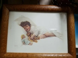 Vintage gerahmter Bessie Pease Gutman Druck The New Love Girl mit Puppe Bär - Bild 1 von 6