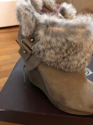 Botines de lujo Rebelde gris ribete de piel plataforma al tobillo encaje espalda talla 8,5B Foto 1 de 4