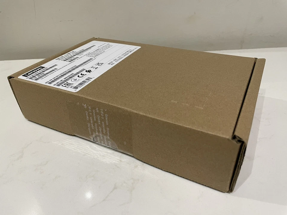 4Y37A09728 (01PE816) Lenovo RAID 940-8i 4GB Flash PCIe Gen4 12Gb Adapter - Image 1 of 2