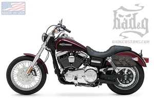 Harley DYNA LEFT Side BLACK SOLO BAG Saddlebag - DL04 BAD&G CustomS - Foto 1 di 4