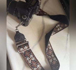 Vintage 70er Jahre breit gewebt SLR/DSLR Kamera Umhängeband bestickt Samt - Bild 1 von 5