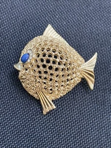 Vintage Jomaz Puffer Fish Blue Eye Brooch Pin - Picture 1 of 6